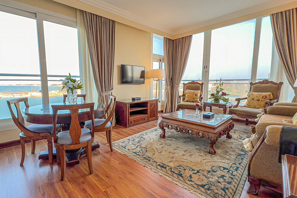 Corner Suite 